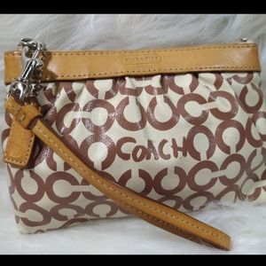 Coach Leah Op Art Coated Canvas Wristlet & Hang Tag Clutch Purse